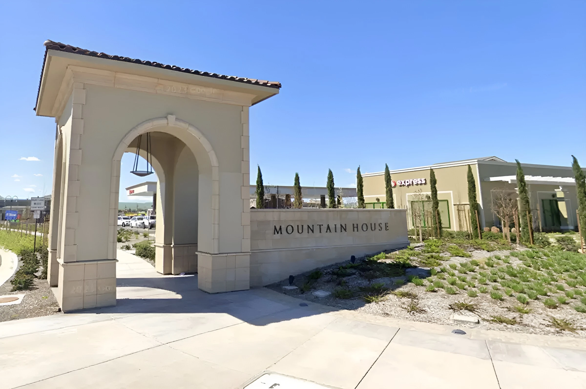 image of a monument entrance sign for mountain house, california